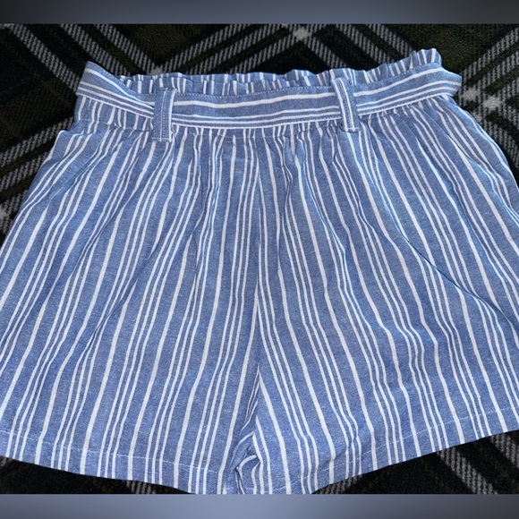 HIGH WASTED STRIPED SHORTS - Picture 2 of 4